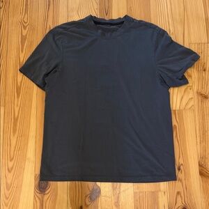Lululwmon Men's T-Shirt, size L